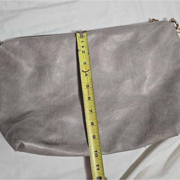 Jen & Co. Taupe Grey Faux Leather Crossbody Purse Handbag Like New - Picture 4 of 13